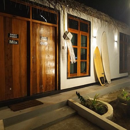 Surfing Lion Hostel 아루감 베이 외부 사진