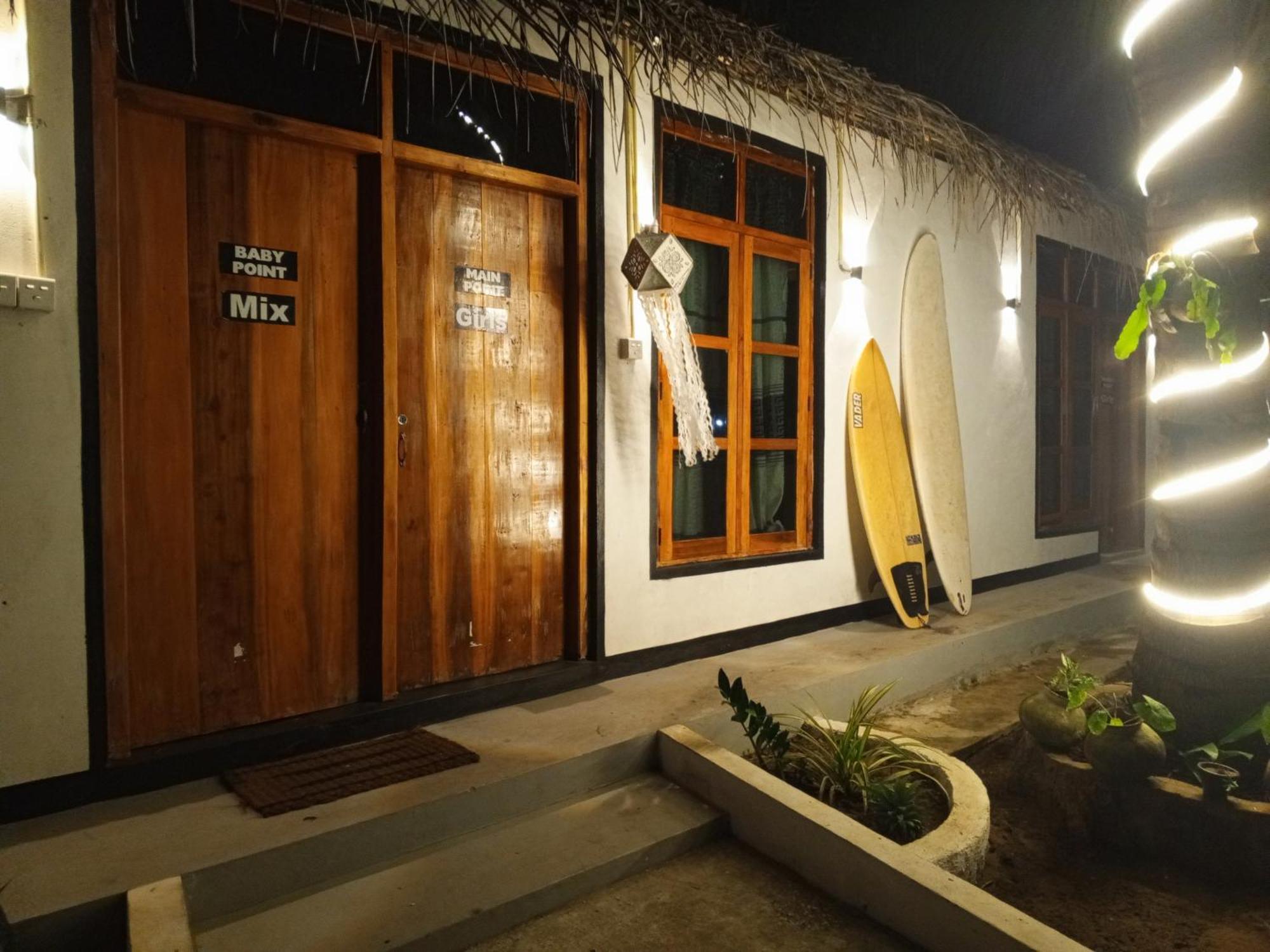 Surfing Lion Hostel 아루감 베이 외부 사진