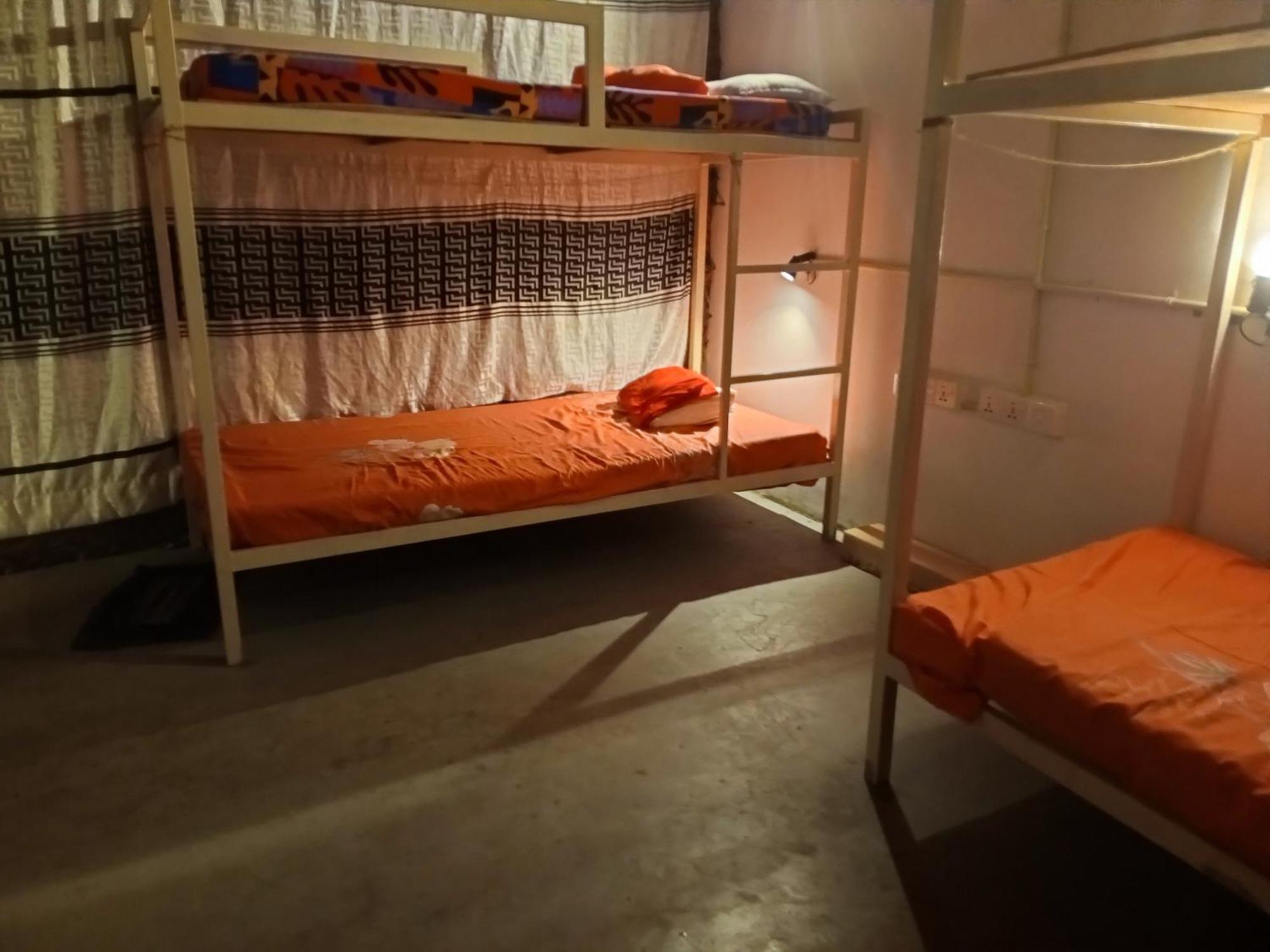 Surfing Lion Hostel 아루감 베이 외부 사진