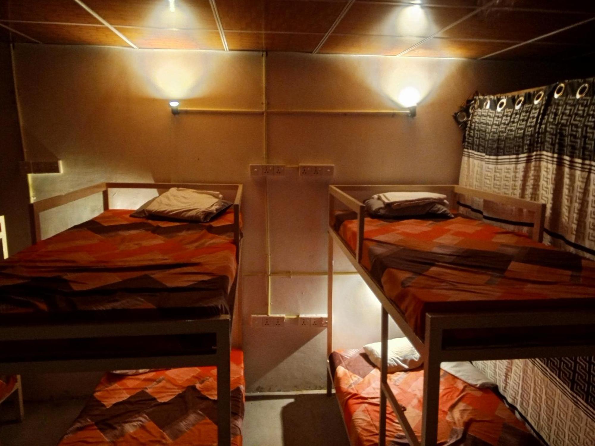 Surfing Lion Hostel 아루감 베이 외부 사진